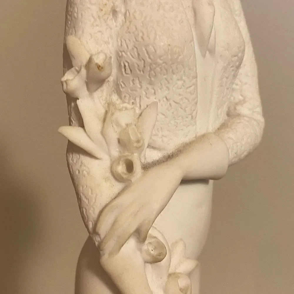 Capodimonte Giuseppe Armani Florence Italy “lady with flowers “ porcelain figure - Picture 13 of 14